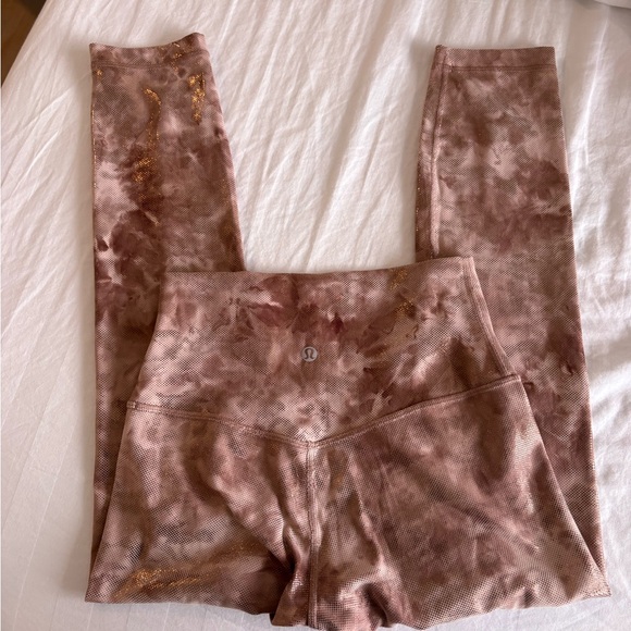 Lululemon Tie-Dye Sports Bra and Leggings Set - Picture 5 of 6